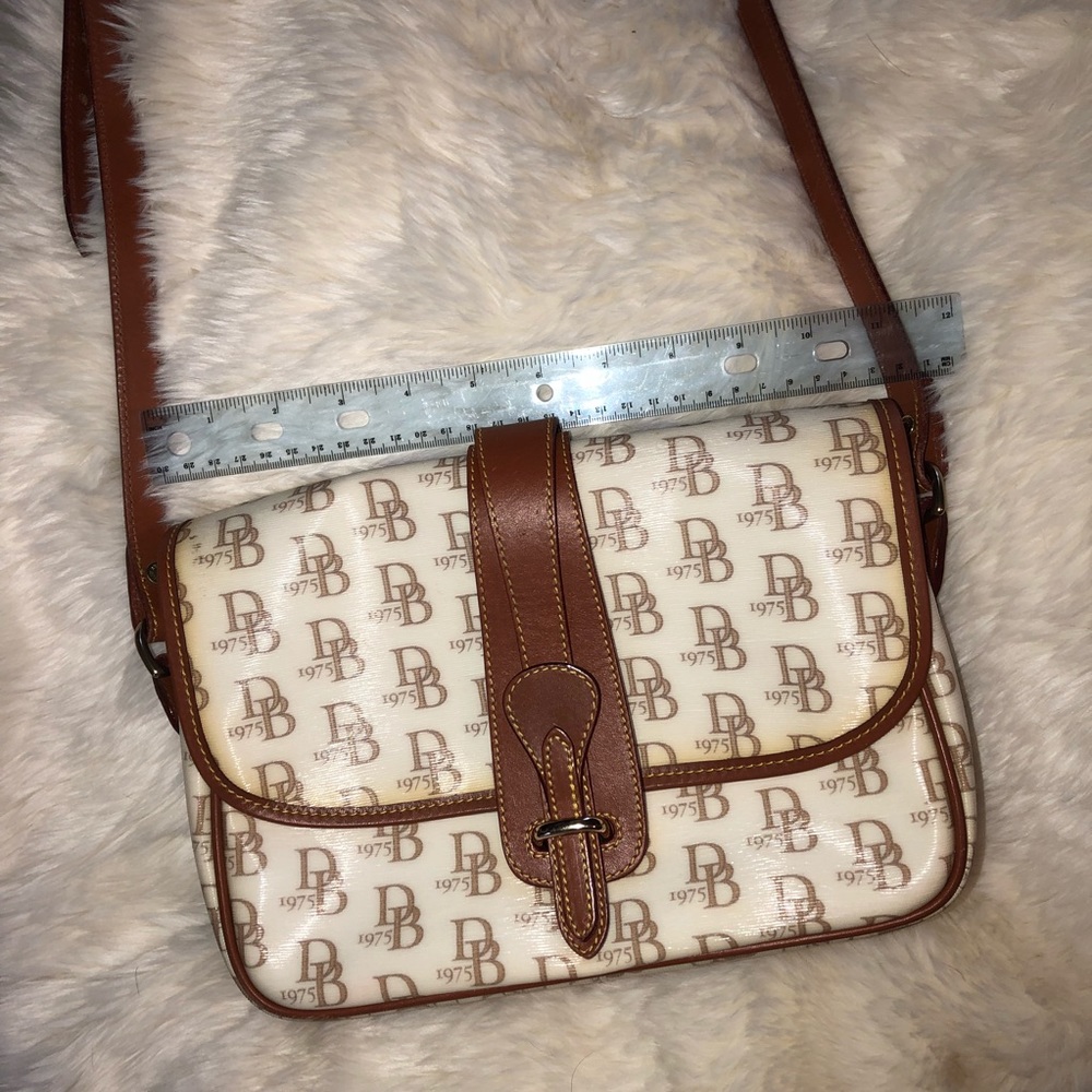 Dooney and Bourke medium cross-body - Picture 2 of 8